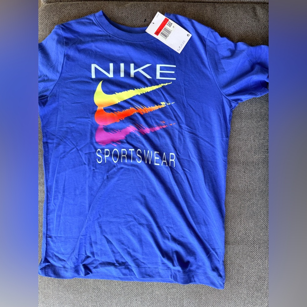 Nike Blue Sportswear T-Shirt boys size large